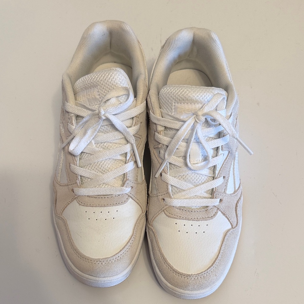 Reebok•Classic White and Gray Sneakers•Size 8